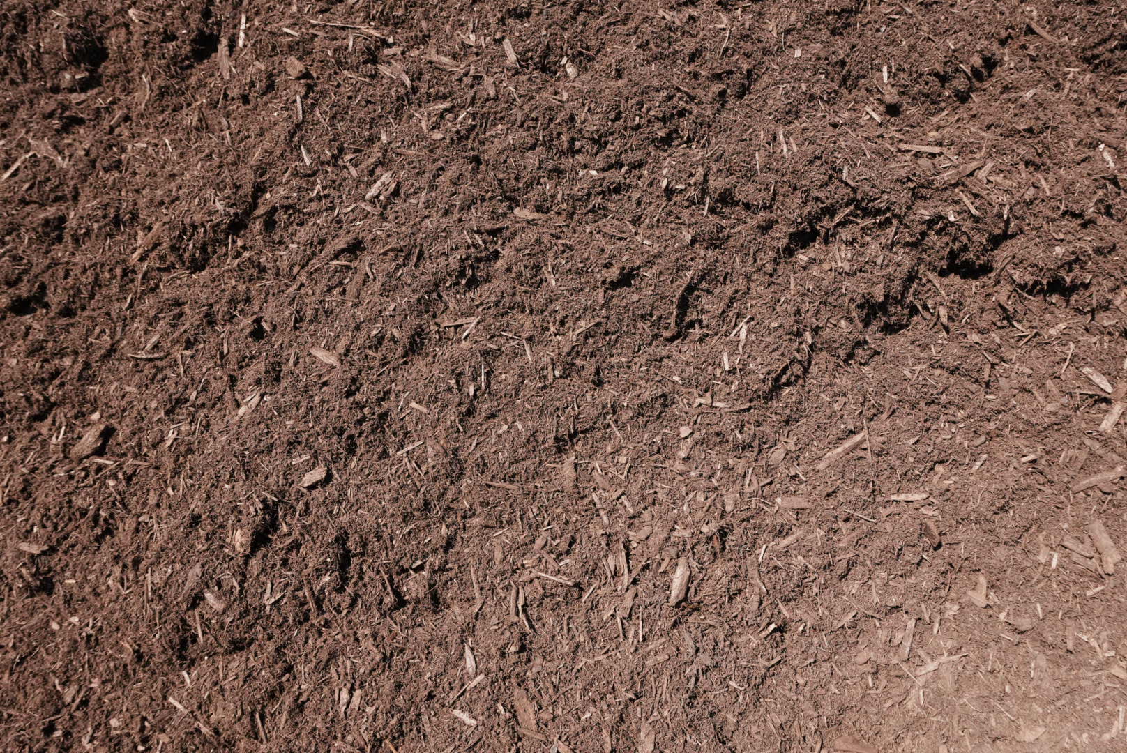 Southern Bark — bulk mulch at Behrens Landscape Material & Supply, Deer Park IL