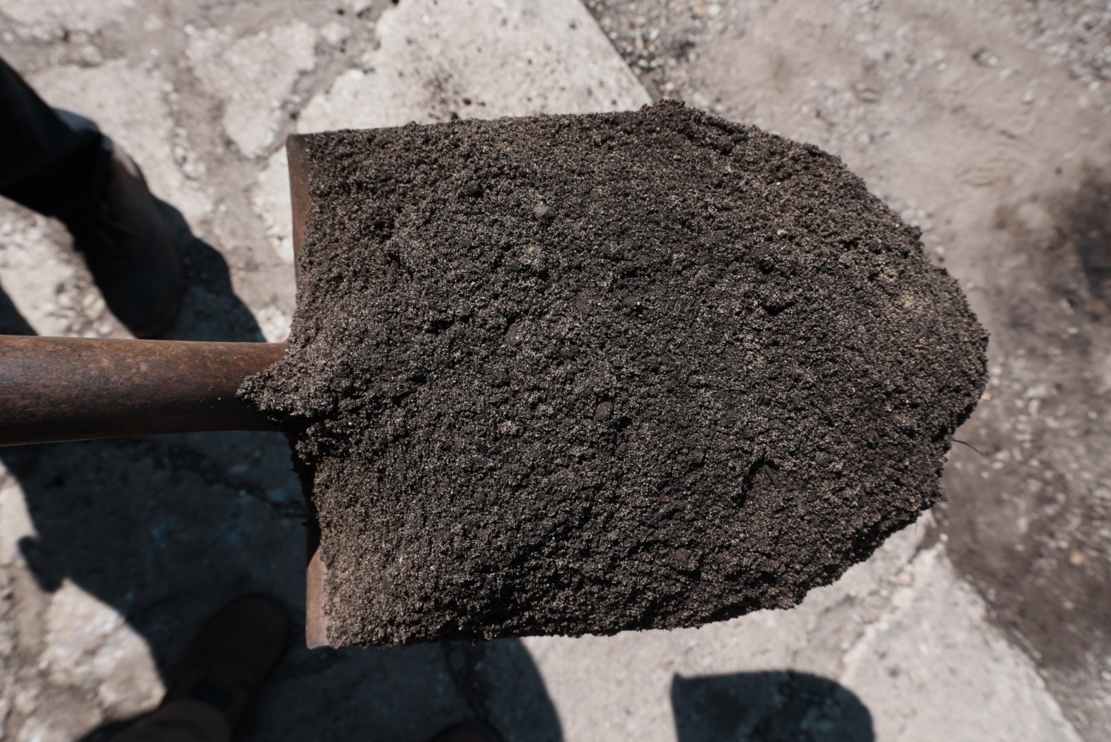 Lawn Leveling Mix — bulk topsoil & organics at Behrens Landscape Material & Supply, Deer Park IL